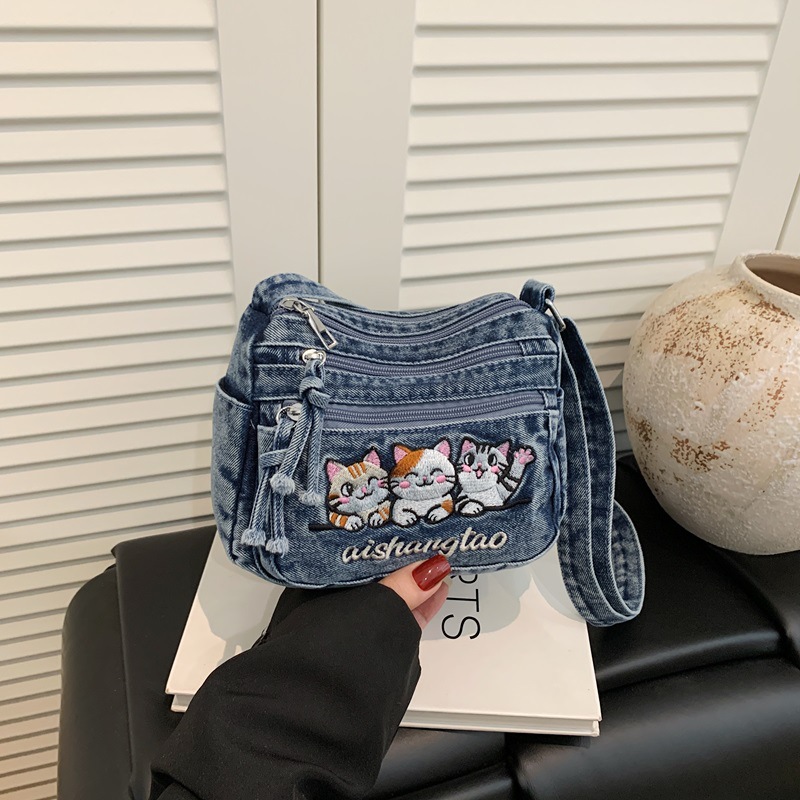 Cute Korean Style Embroidered  - Embroidery Keychain recensione e prezzo