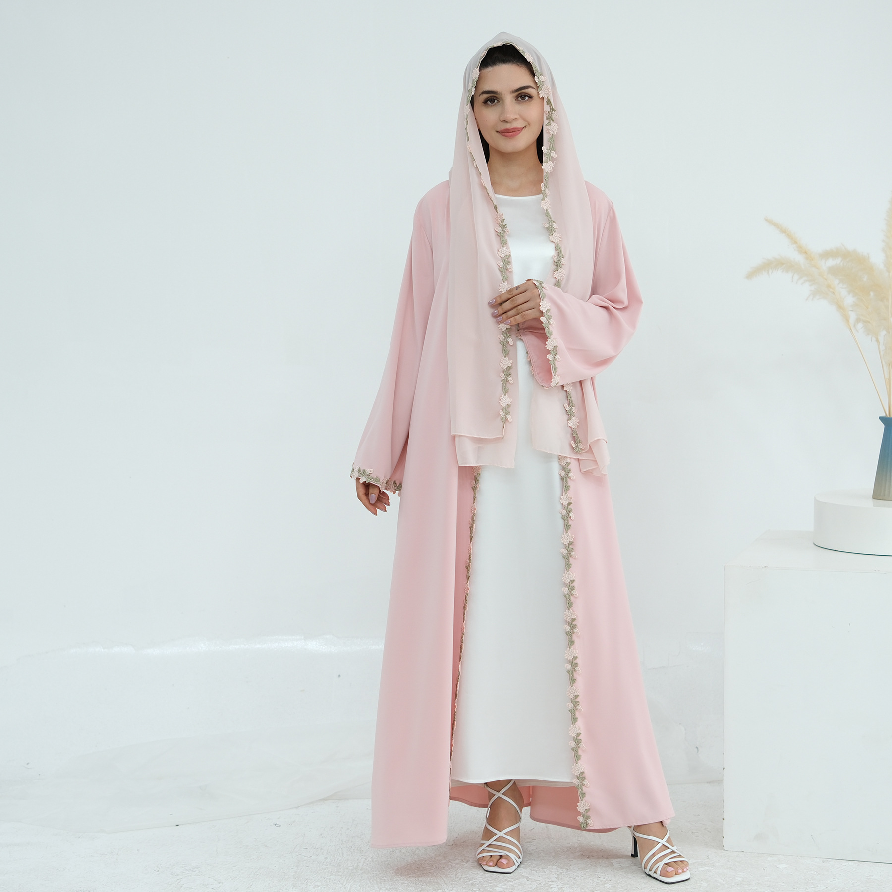 Dubai Open Abaya Women Muslim  - Embroidery Kebaya recensione e prezzo