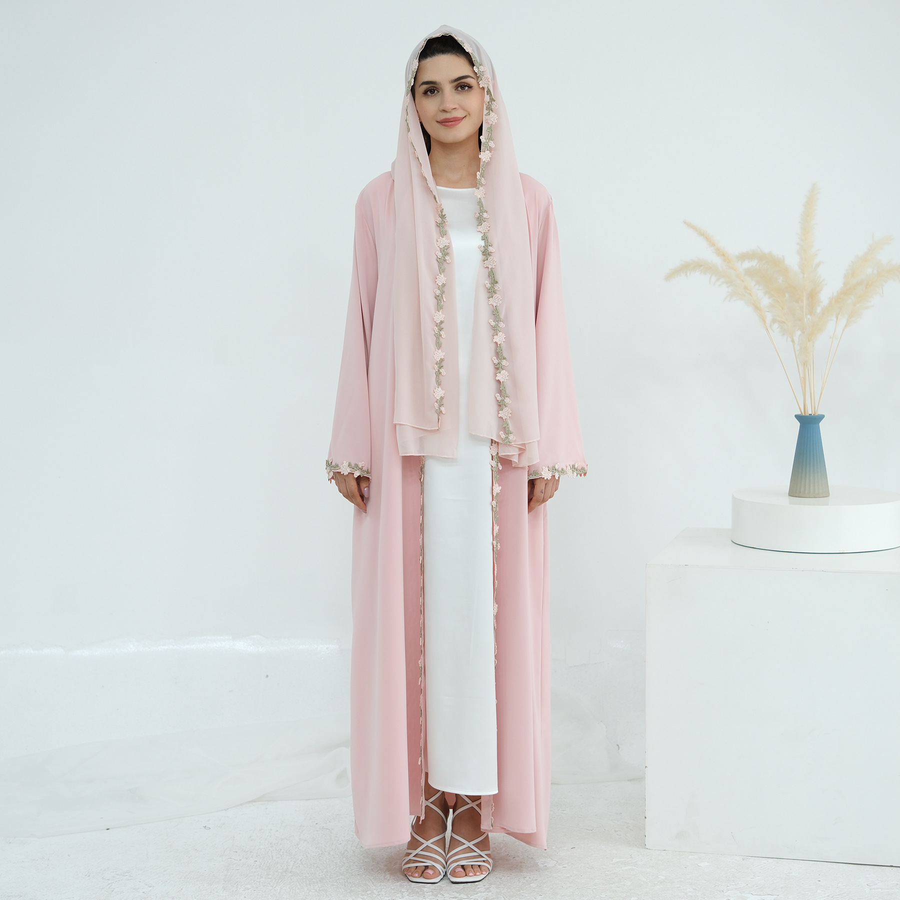 Dubai Open Abaya Women Muslim  - Embroidery Kebaya recensione e prezzo