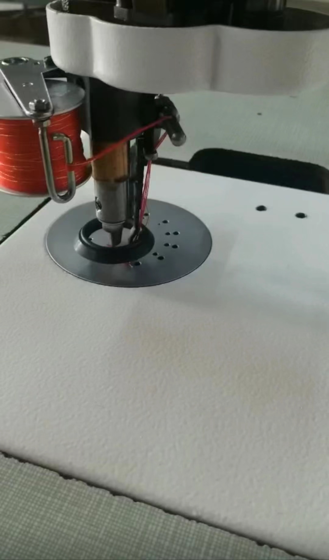 Single Head Handle Operated Un - Embroidery Operator recensione e prezzo