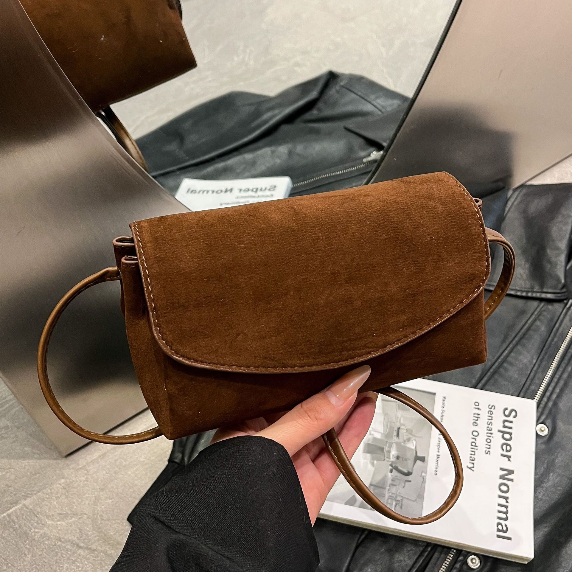 New Winter Crossbody Bag Women - Embroidery Keychain recensione e prezzo