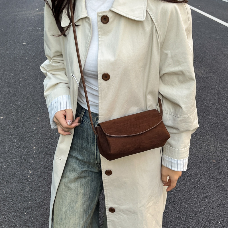 New Winter Crossbody Bag Women - Embroidery Keychain recensione e prezzo