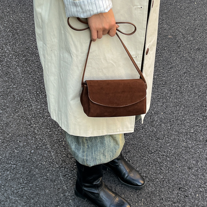 New Winter Crossbody Bag Women - Embroidery Keychain recensione e prezzo