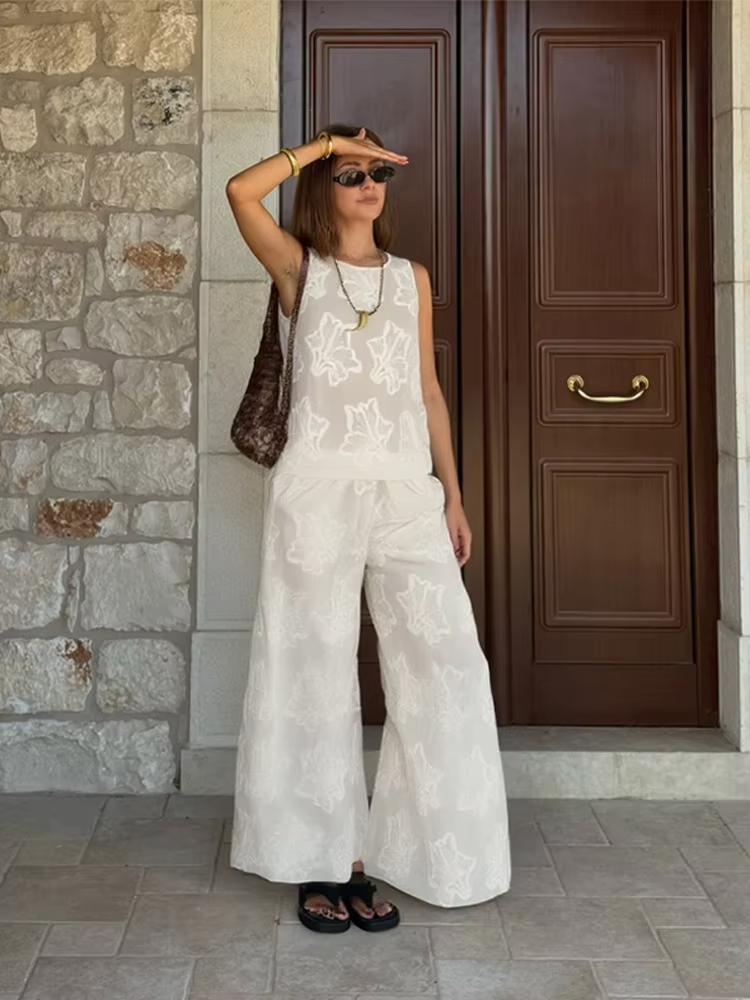 HH Women Solid Embroidery Pant - Embroidery Vest recensione e prezzo