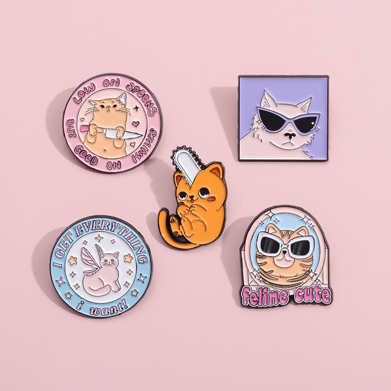 Cute Cat Brooch Cat Club Swan  - Embroidery Love recensione e prezzo