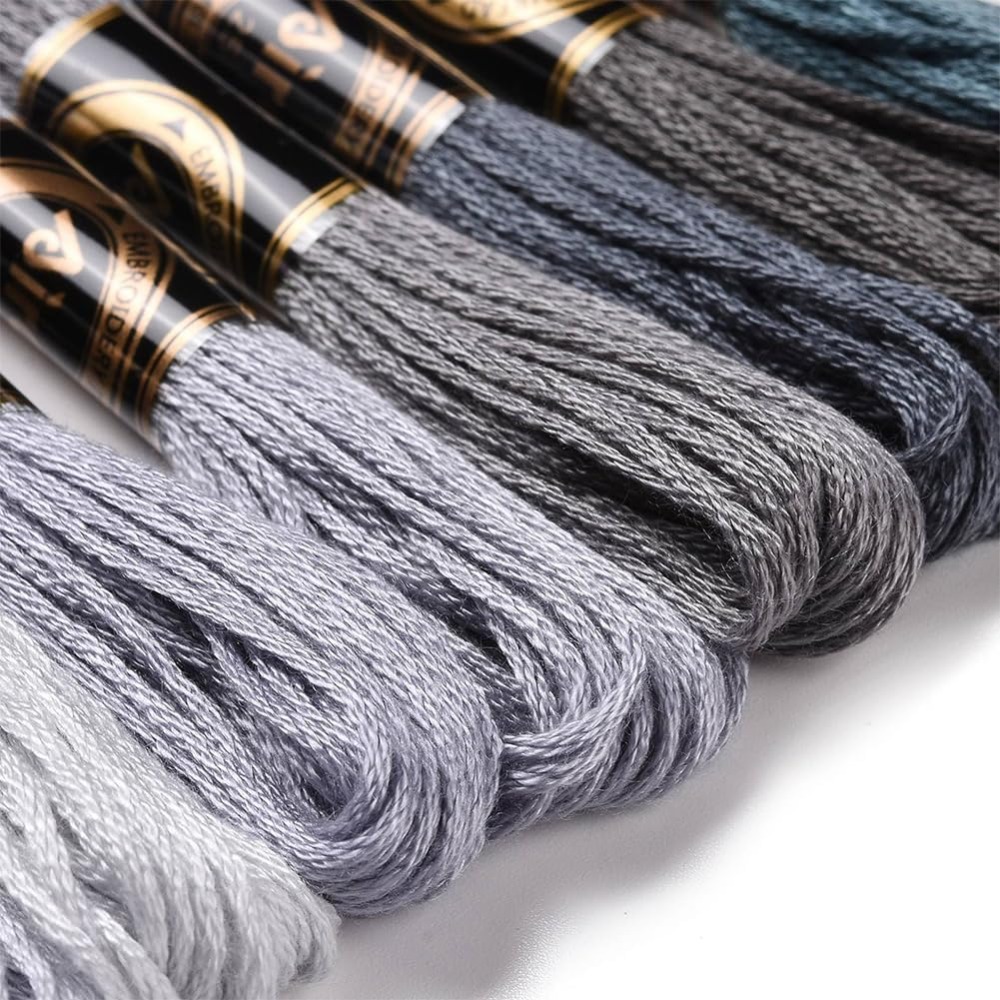 8 Skeins 70 Yards Grey Friends - Embroidery Computer recensione e prezzo