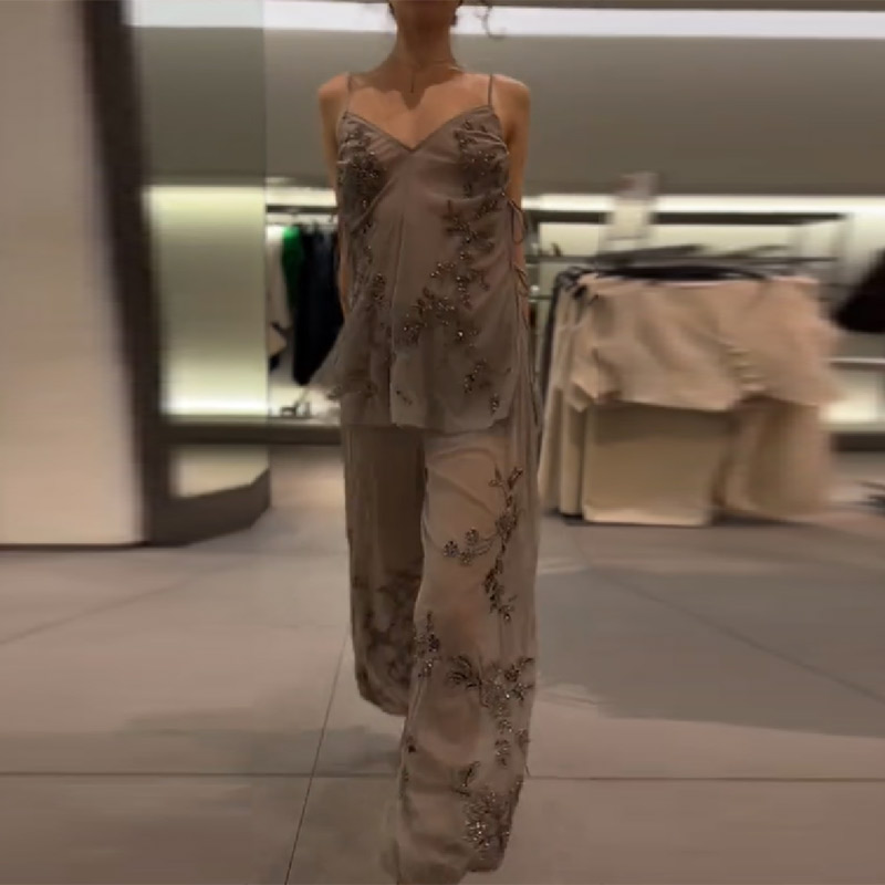 2026 New Women Grey Two-piece  - Embroidery Vest recensione e prezzo