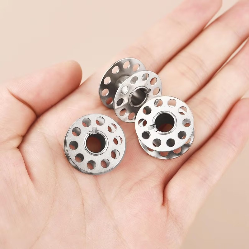 21Pcs Rustproof Metal Bobbins, - Embroidery And Quilting recensione e prezzo