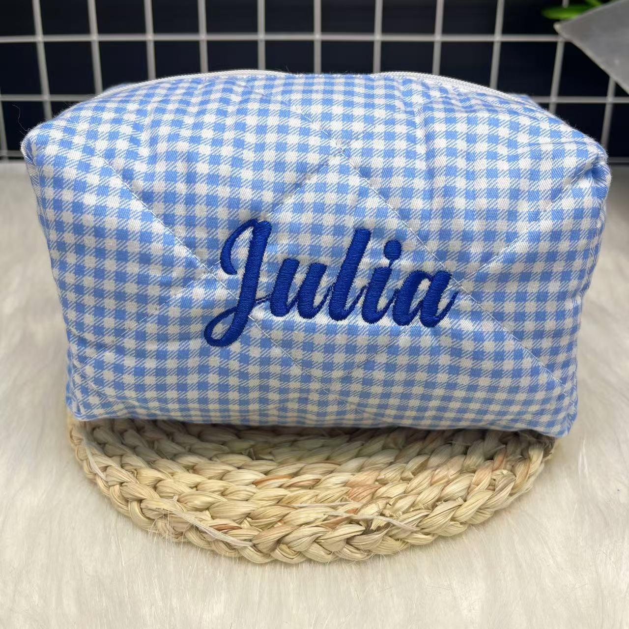 Large Capacity Striped Cosmeti - Embroidery Name recensione e prezzo